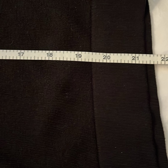 BANANA REPUBLIC women’s XS black sleeveless sweater - Picture 7 of 7